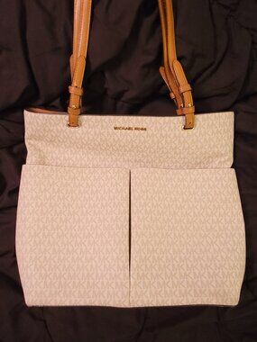 Michael Kors Large Jet Set Tote – Signature MK Print – Tan Leather Straps